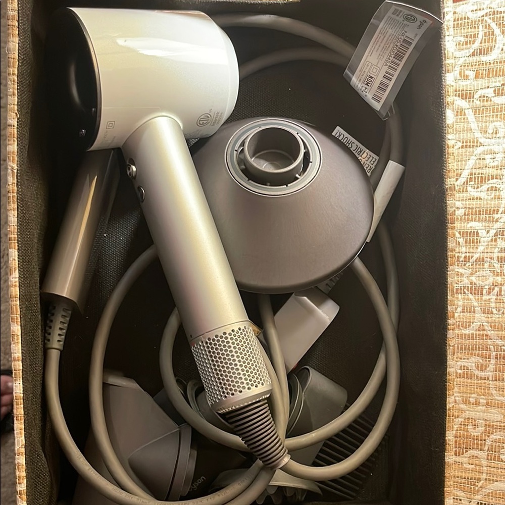 Dyson Supersonic Hair Dryer - White and Silver